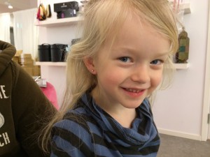 matildal hål i öronen